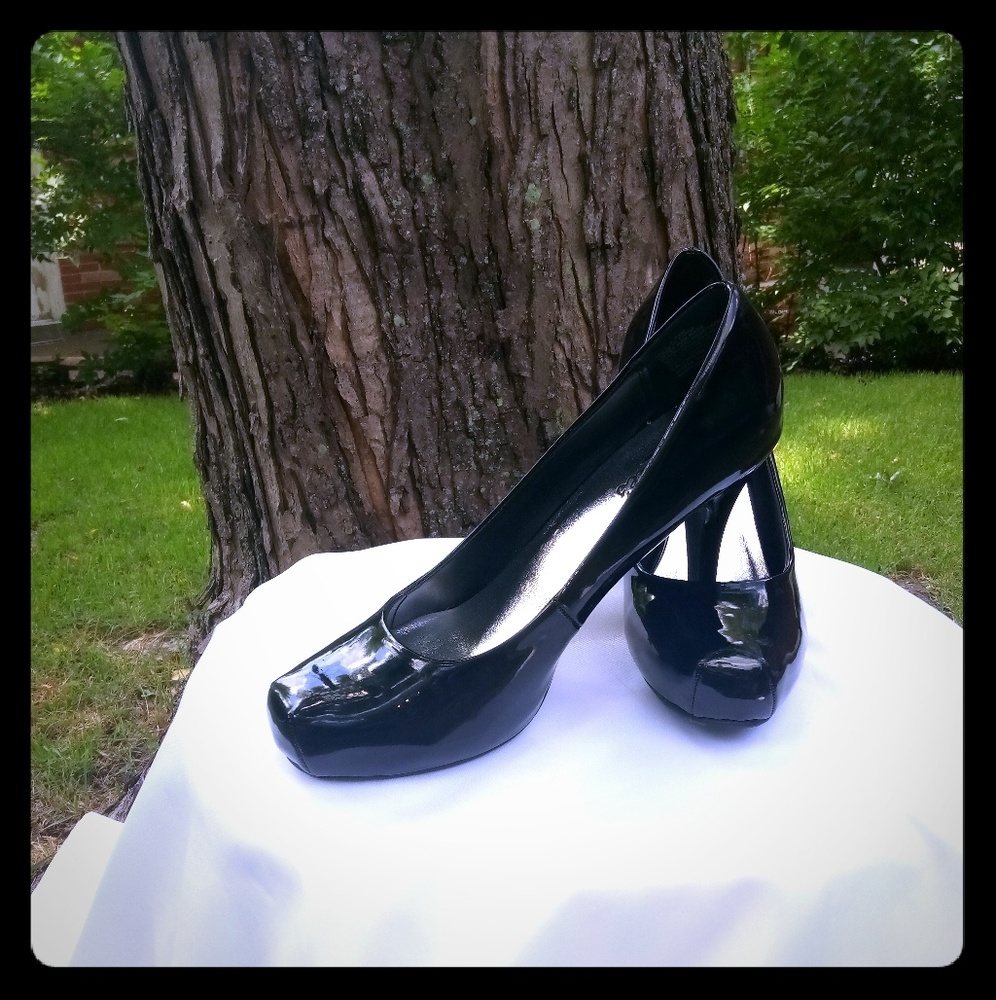 Candie's cavaness platform, NWOT